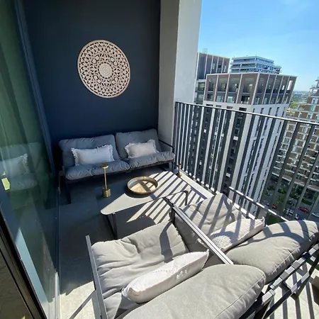 Voyager 360, Free Private Parking * Belgrad