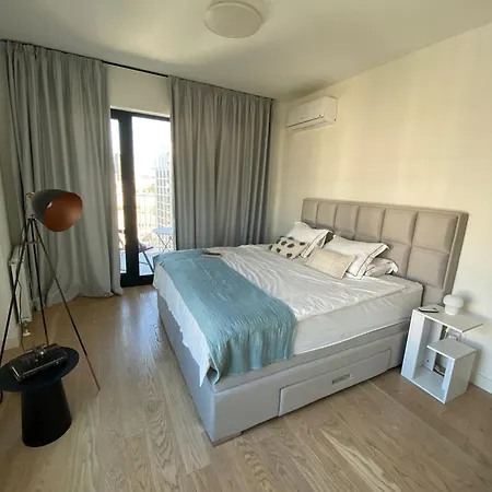 Voyager 360, Free Private Parking Apartment