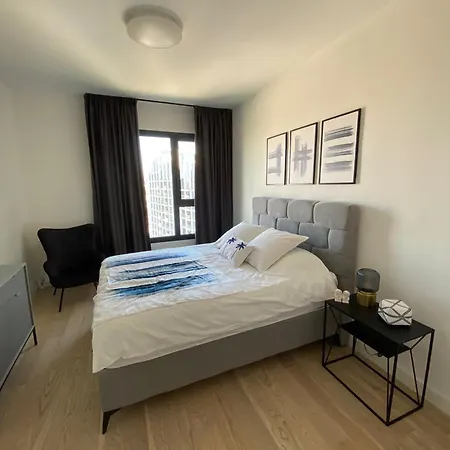 Voyager 360, Free Private Parking Belgrad