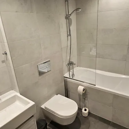 Voyager 360, Free Private Parking Apartment Belgrad