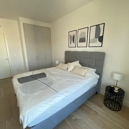 Voyager 360, Free Private Parking Belgrad