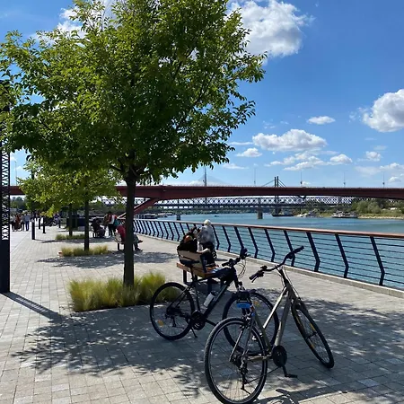 Voyager 360, Free Private Parking Apartment