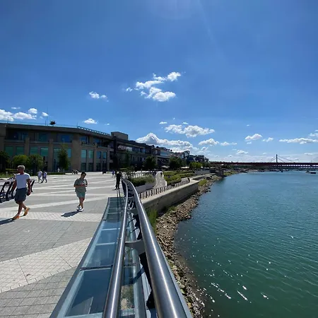 Voyager 360, Free Private Parking Apartment Belgrad